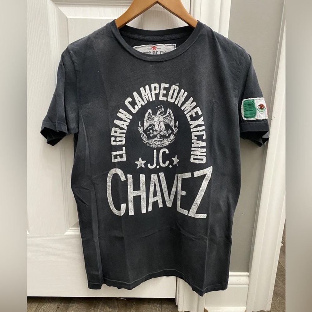 Julio Cesar Chavez shirt By Roots Of Fight Sz Small. Made in the USA